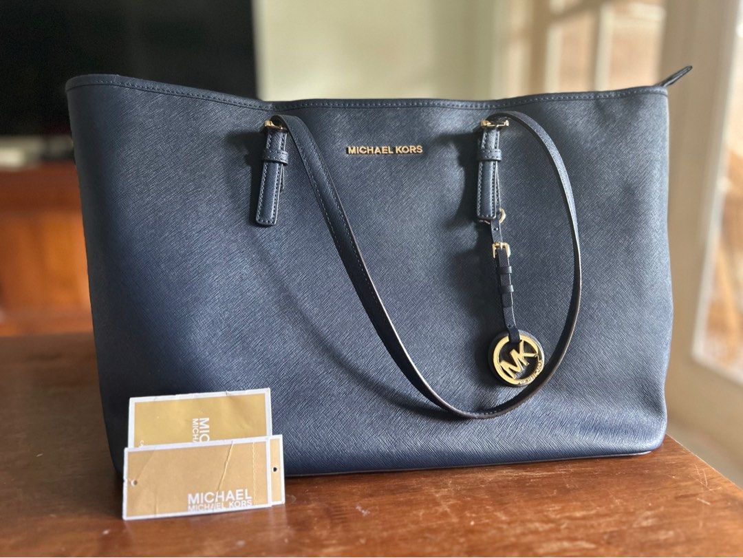 AUTHENTIC MICHAEL KORS JET SET TRAVEL TOTE NAVY BLUE Women s Fashion Bags Wallets Tote Bags on Carousell