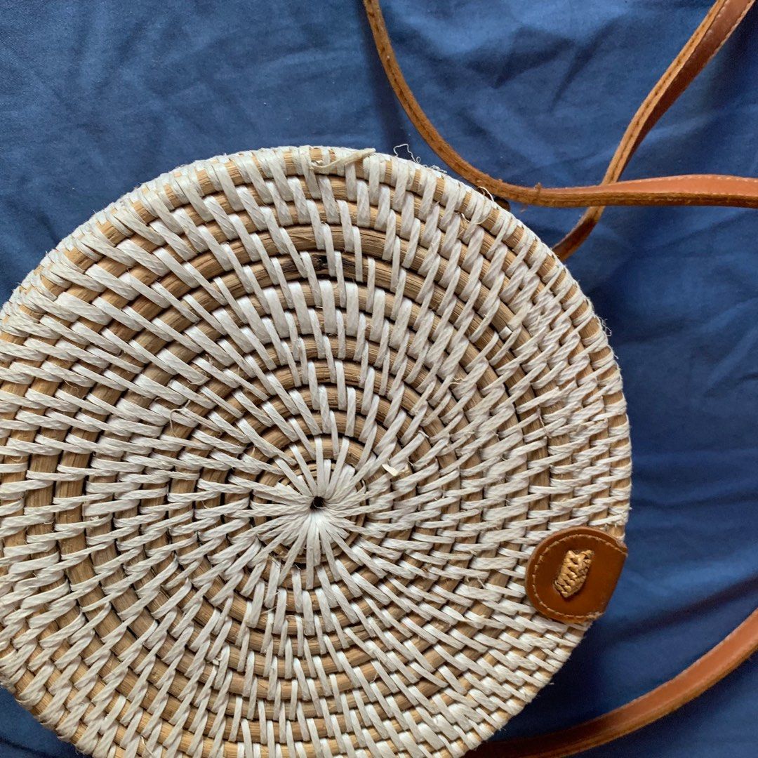bali bag (Category: Beach Bags) located in Iloilo. Submitted by declutterbykid (Listing ID 1295128918, Image 2). Description: see pics for deets.