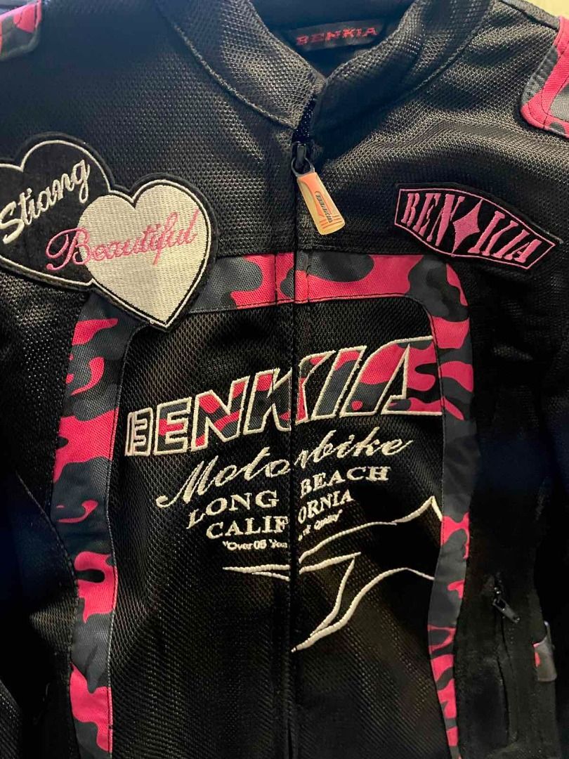 Benkia Riding Jacket (Category: Coats, Jackets and Outerwear) located in Marikina City. Submitted by hevbobby (Listing ID 1295141102, Image 3). Description: For sale Benkia Riding Jacket Size: small Dalawang beses lang nagamit Marikina loc pede meet up .