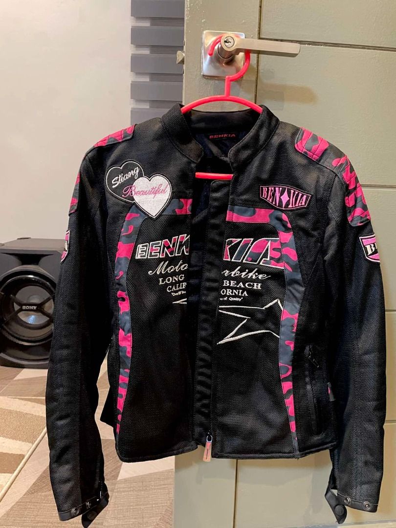 Benkia Riding Jacket (Category: Coats, Jackets and Outerwear) located in Marikina City. Submitted by hevbobby (Listing ID 1295141102, Image 2). Description: For sale Benkia Riding Jacket Size: small Dalawang beses lang nagamit Marikina loc pede meet up .