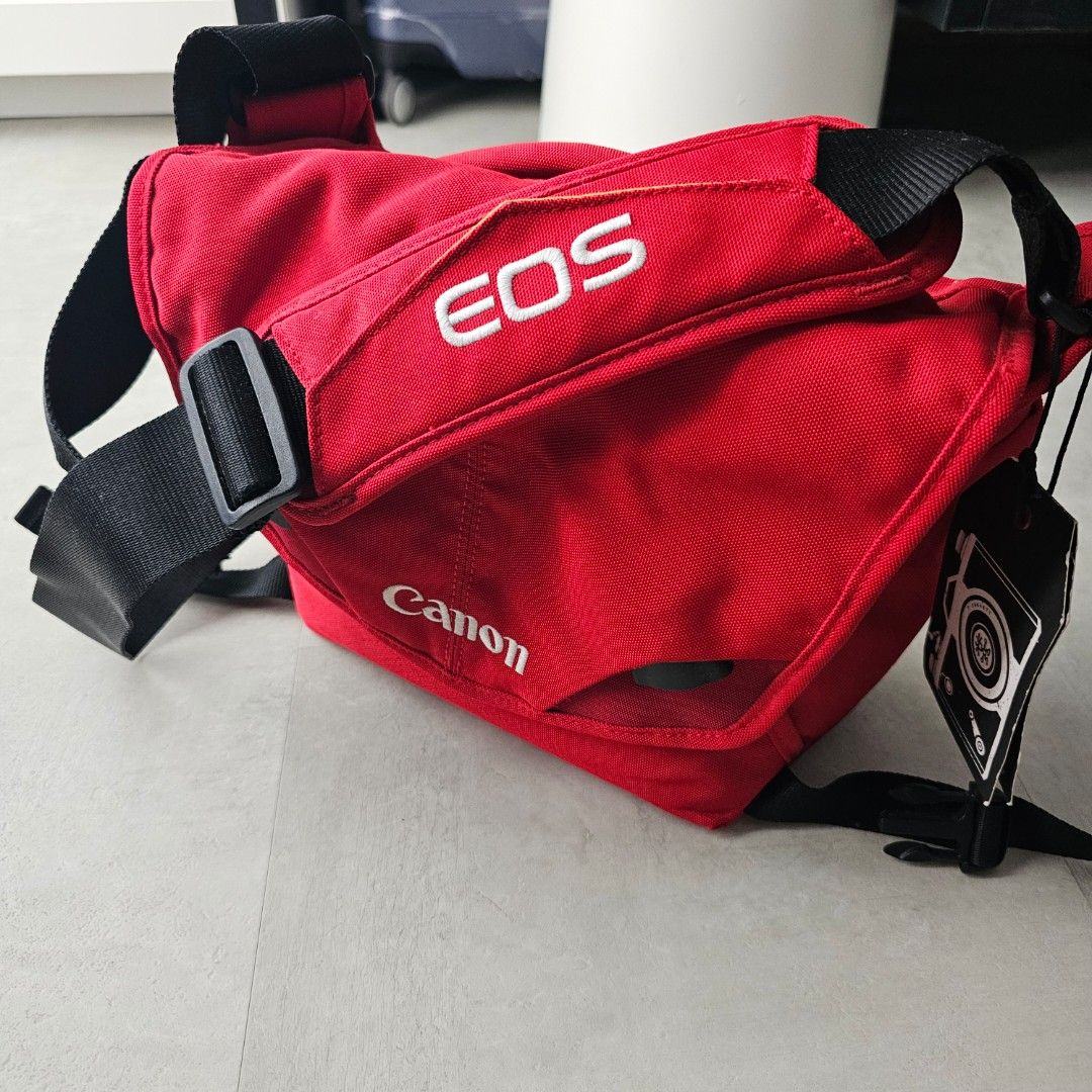 CANON CRUMPLER 5 MILLION DOLLAR HOME RED CANNON EOS DSLR BAG