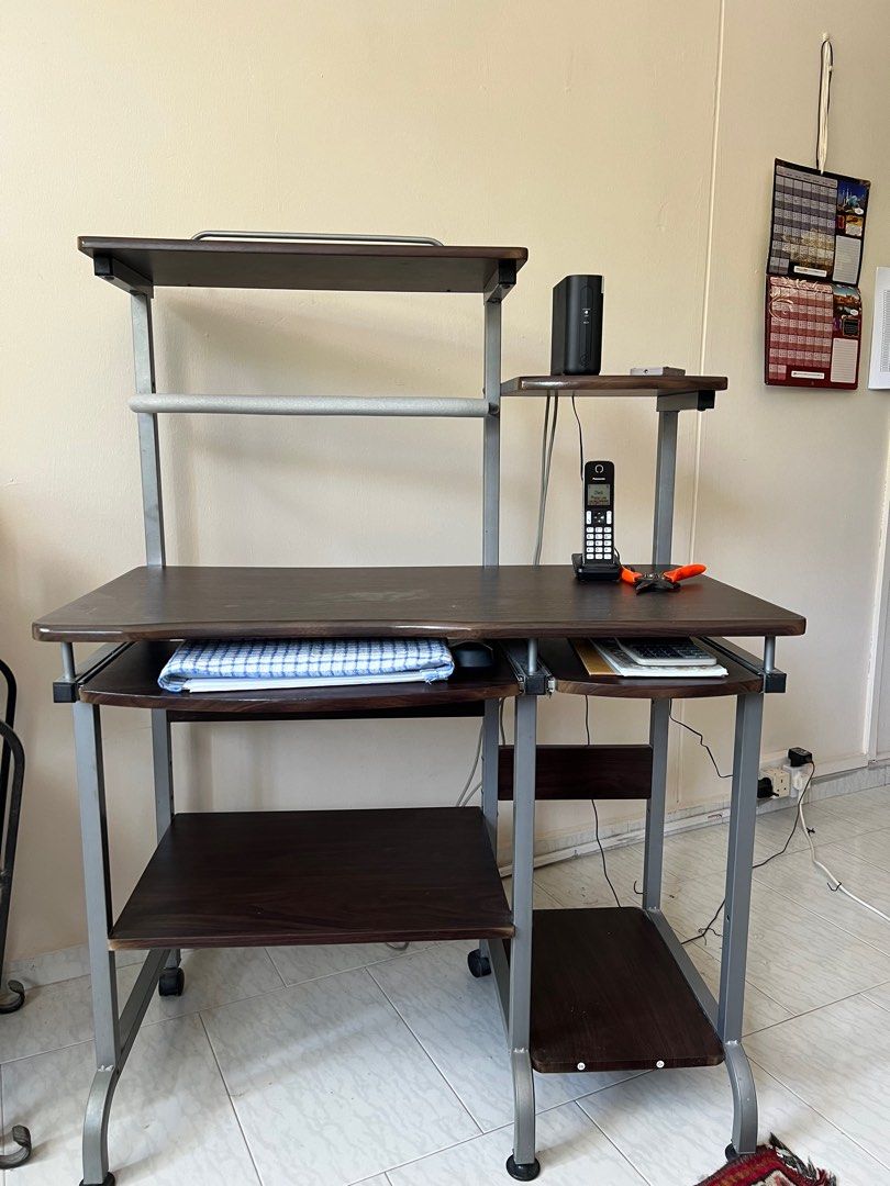 Computer Shelf/Rack (Category: Shelves, Cabinets & Racks) located in Singapore. Submitted by kidnobi23 (Listing ID 1295046375, Image 3). Description: .