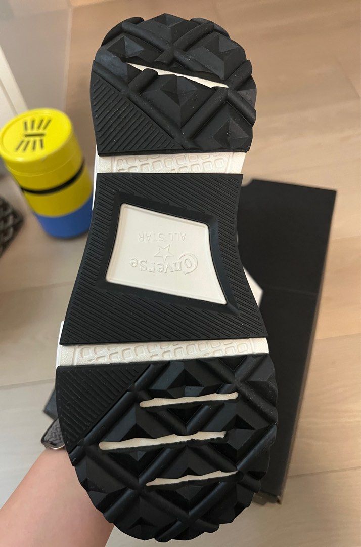 Converse （分類：波鞋）位於 Hong Kong。 由 bigbigg 提交（商品編號 1294953085，圖片 6）。簡介： 全新（買大咗平讓）。