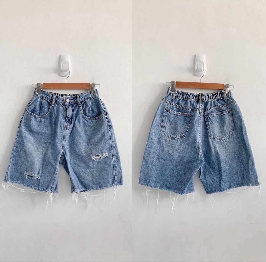 Denim Washed Baggy Shorts (Category: Shorts) located in Taguig. Submitted by thriftieth (Listing ID 1295056254, Image 1). Description: 🍃 very good condition 🍃 price is negotiable RFS: too baggy for me.