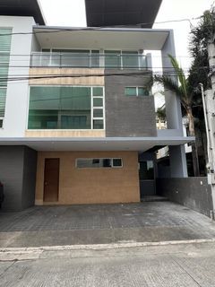 DUPLEX HOUSE FOR SALE IN MAHOGANY PLACE 2 TAGUIG