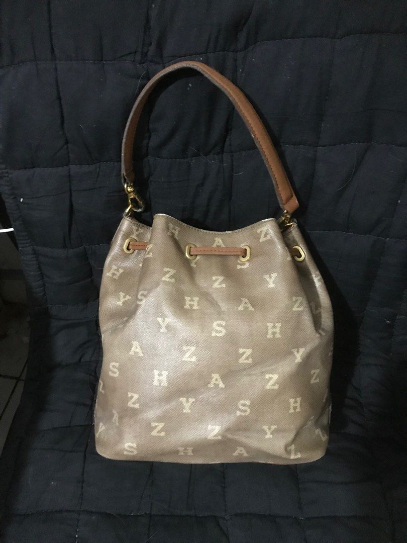Hazzys bucket bag (Category: Luxury Bags & Wallets) located in Cainta. Submitted by janilen (Listing ID 1295090893, Image 2). Description: 8.5"x9.5" With flaws. See pic for details.