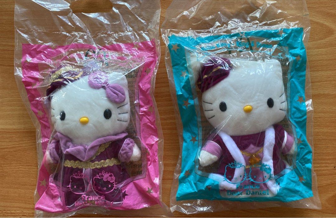 Hello kitty (Category: Character Goods) located in Singapore. Submitted by yuanzx_ (Listing ID 1295031221, Image 1). Description: Selling as a set. 2 for $10. .