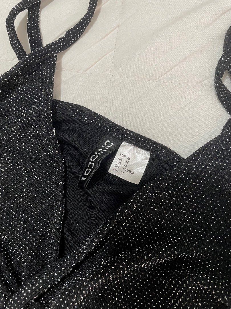 H&M Glitter Top (Category: Sleeveless) located in Mandaluyong City. Submitted by txnylll (Listing ID 1295089381, Image 1). Description: Goof for size S too....
