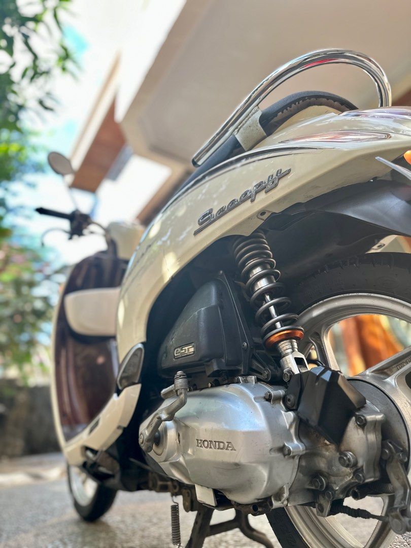 Honda Scoopy PGMFI ESP Idling Stop Cream 2017, Motor di Carousell