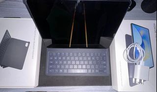 Honor Pad X9 w/ Smart Bluetooth Keyboard