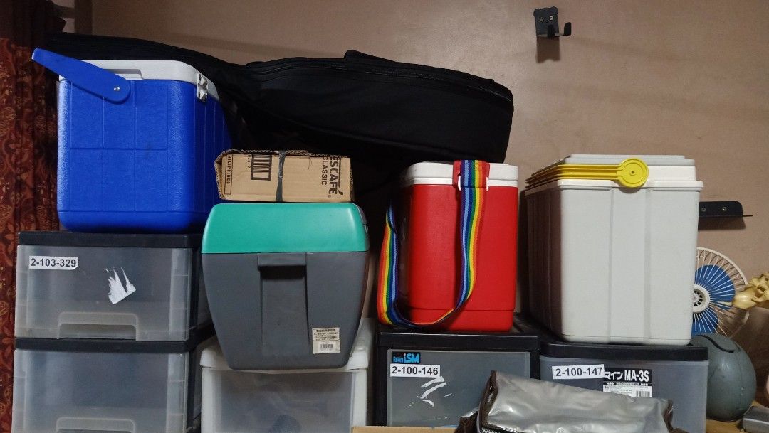 Icebox Cooler (Category: Food Organization & Storage) located in Bulacan. Submitted by mysticdeer.6d7f47 (Listing ID 1295107703, Image 1). Description: Branded Cooler Box Igloo Coleman Peacock Approx 17 Liters Capacity Good for Camping Made in Japan and USA.
