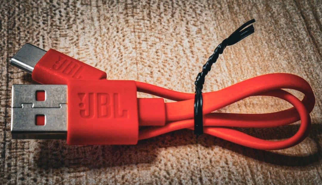 100% Authentic JBL speaker Charge 5442985667353661441
