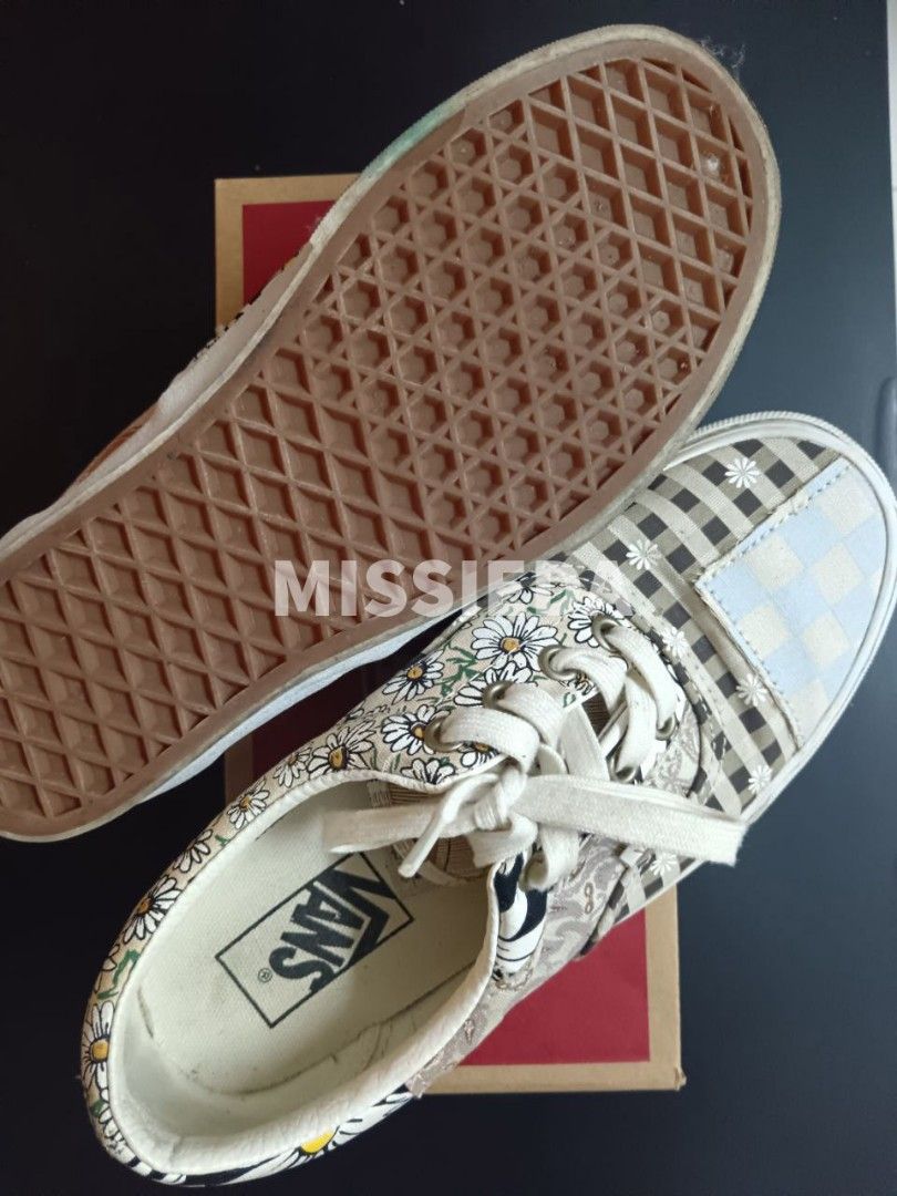 KASUT VANS BUNGA