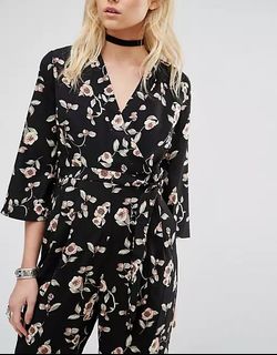 (Category: ) located in . Submitted by annwardrobe (Listing ID 1295034030, Image 1). Description: .
