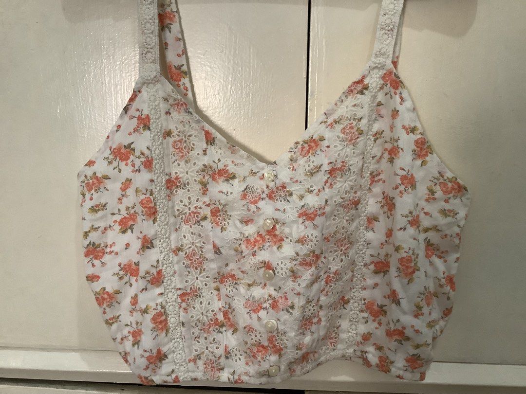 Pink floral coquette top (Category: Sleeveless) located in Quezon City. Submitted by ayowmie (Listing ID 1295053284, Image 3). Description: Used once! No flaws MOP: Gcash .