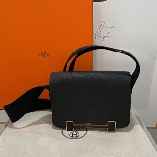 (Category: ) located in . Submitted by millenlavish_outlet (Listing ID 1295165092, Image 1). Description: .