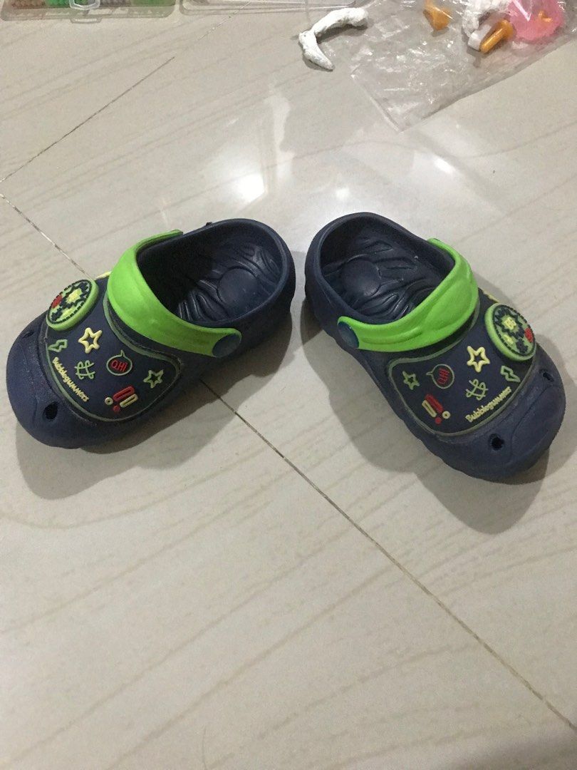 Sandal Model Crocs bubblegummers Bayi Anak Baju Anak Laki laki 1 hingga 3 tahun di Carousell