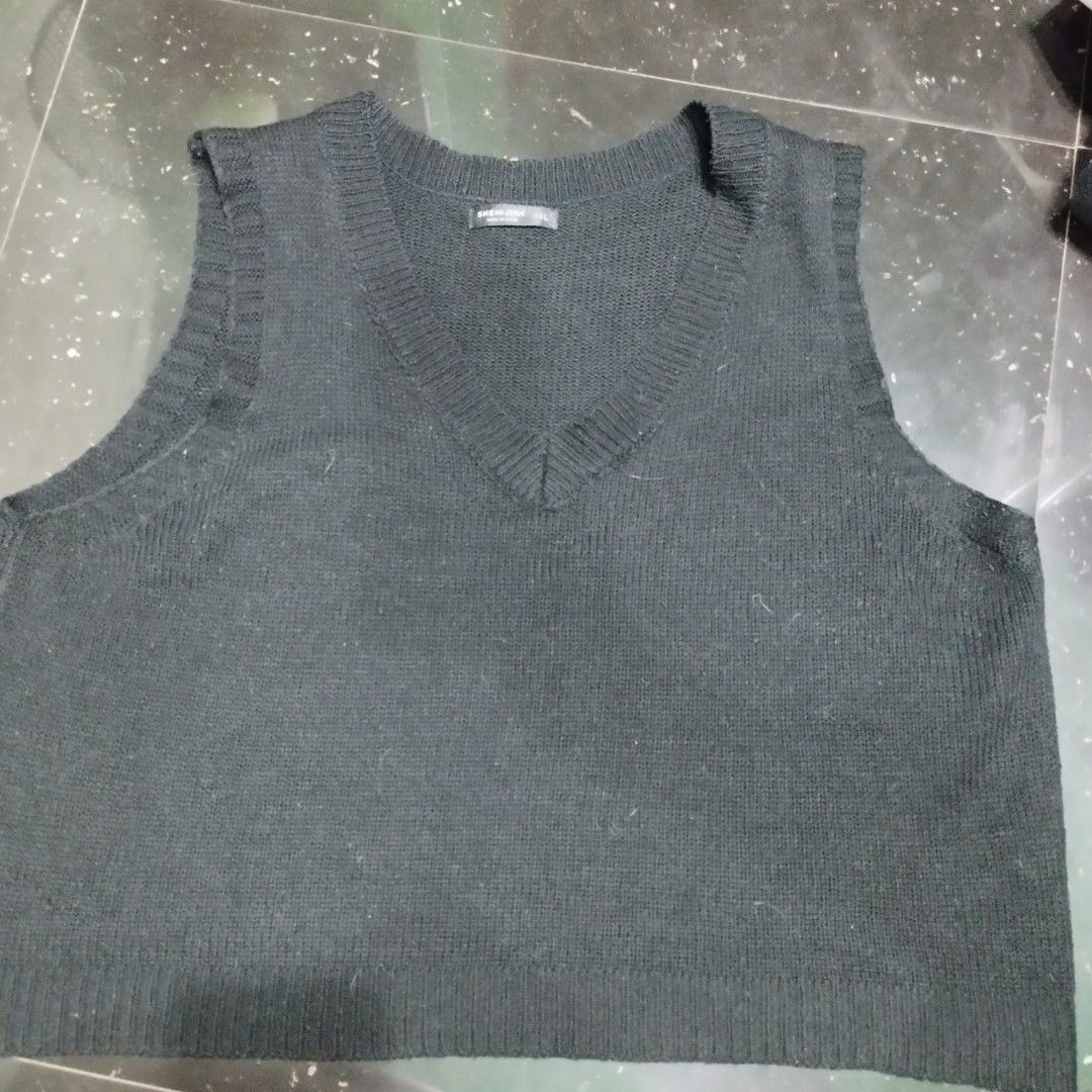 Shein Crop Top Knitted Vest (Category: Others Tops) located in Pasig City. Submitted by tenggp (Listing ID 1295078279, Image 2). Description: Shein Knitted Crop Top Vest Size: 1XL Never been used. Can do 50 if bibili ng ibang item..