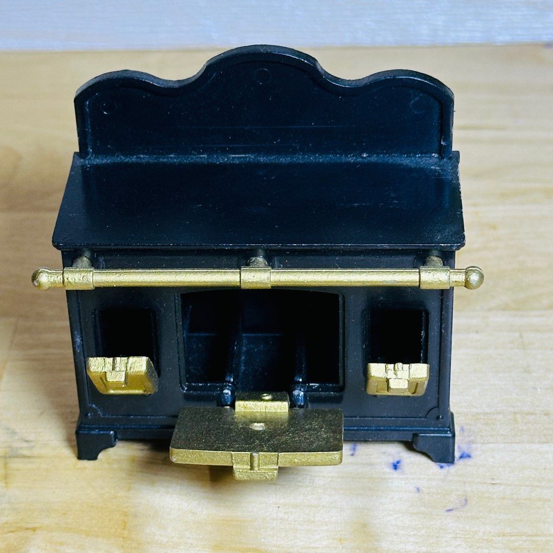SYLVANIAN FAMILIES Vintage Rare OVEN EPOCH Miniature Furniture Collectible Toy (Category: Vintage Collectibles) located in Candon. Submitted by deign.garage.shop (Listing ID 1295148033, Image 2). Description: 💥 SYLVANIAN FAMILIES Vintage Rare OVEN ✅ EPOCH Miniature Furniture ✅ Collectible Toy from Japan Container 🚚 COD via Xhopee Checkout.