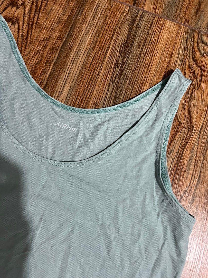 UNIQLO AIRISM sleeveless vest Women s Fashion Tops Others Tops on Carousell