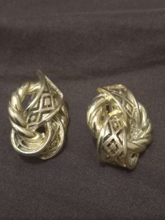 Vintage gold plated Trifari earrings