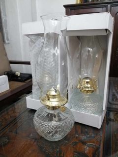 Vintage-style kerosene lamp / gasera 13" with box imported from China.  Ideal gift for any occasion.