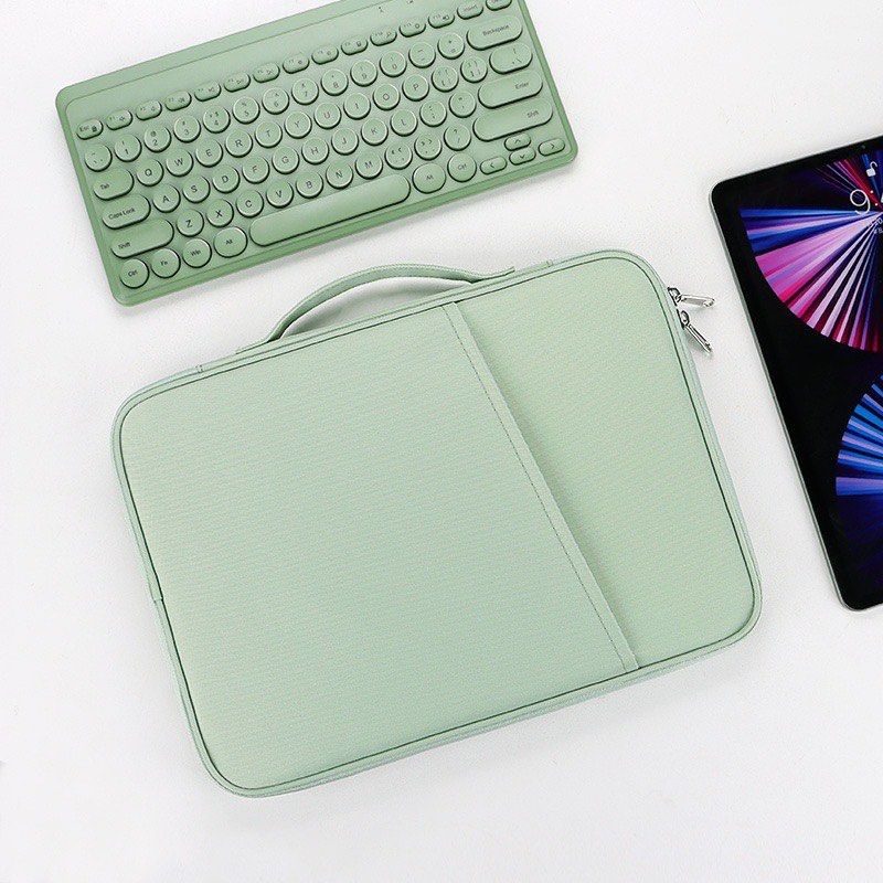 Waterproof Laptop Bag (Category: Laptop Bags & Sleeves) located in Mandaluyong City. Submitted by abbysscloset (Listing ID 1295033745, Image 1). Description: Laptop Case New Design Ultra Portable Carrying Handle Waterproof Laptop Bag Compatible with 11-13 Inch Computer Fits ipad Air Product Size: Inch: 12.9-13" External Size: 350*250*30mm Internal Size: 320*240*20mm Product Description: • Made of waterproof Nylon canvas fabric. • Enough space to 