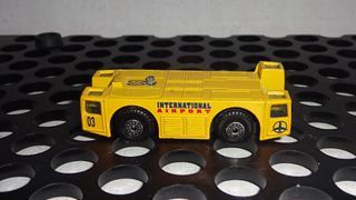Welly No.9513 International Airport Towing Vehicle Scaled Model Toy Truck