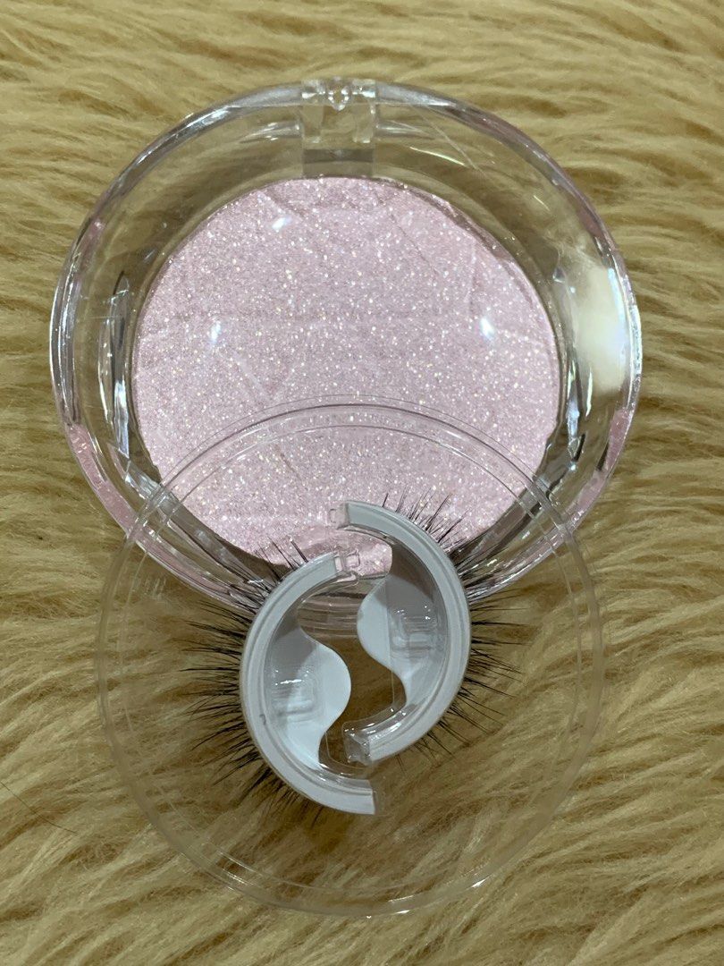 1 Pair False Eyelashes (A01) (Category: Vision Care) located in Quezon City. Submitted by jaianaapura (Listing ID 1295190294, Image 2). Description: No need glue high quality false eyelashes .