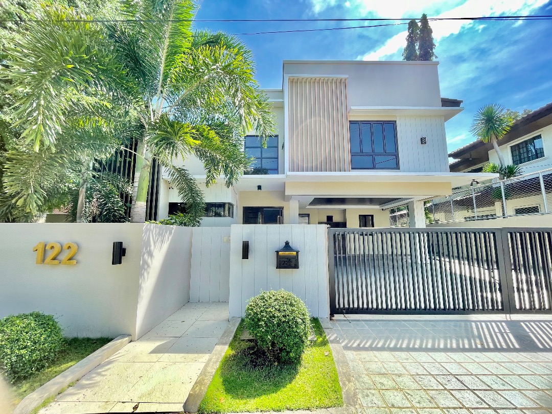 (Category: ) located in . Submitted by me_realty (Listing ID 1295269761, Image 1). Description: .