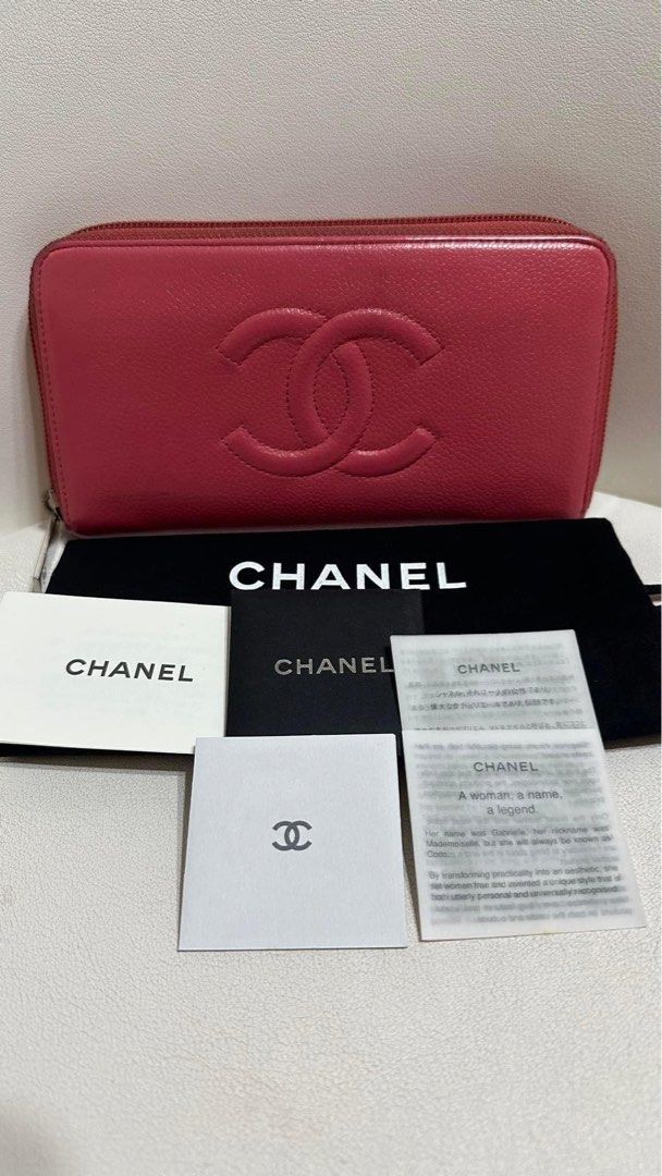 Authentic Chanel Wallet (Category: Luxury Bags & Wallets) located in Manila. Submitted by chloe_luxuries (Listing ID 1295302280, Image 1). Description: Guaranteed original Chanel Caviar Cc Zippy long wallet Still in good condition with minimal sign of usage Comes with card and dustbag Pm for more details .