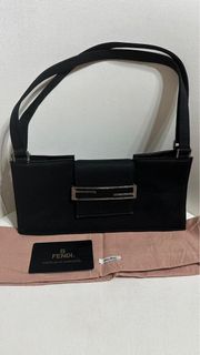(Category: ) located in . Submitted by chloe_luxuries (Listing ID 1295298489, Image 1). Description: .