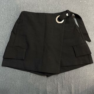 BERSHKA y2k black faux pockets cargo skort highwaisted overlap skirt shorts (highwaist)