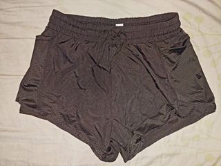 Black running yoga shorts with pockets large