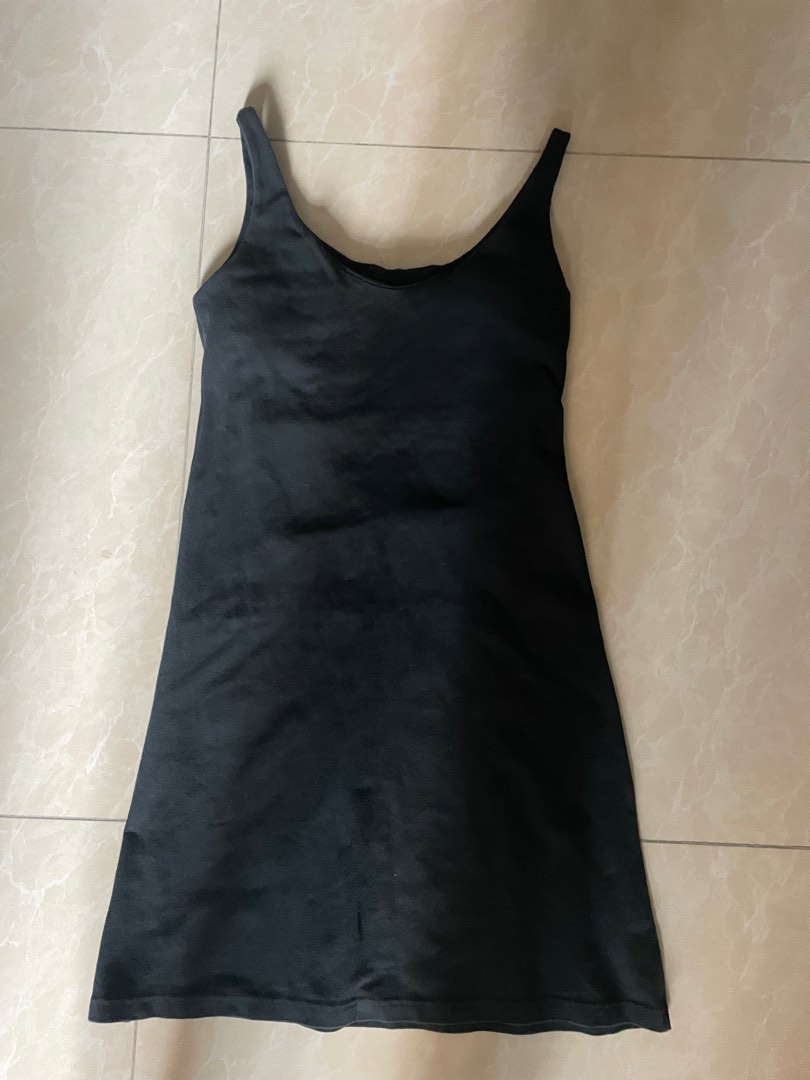 brandy melville gianna dress (rare), 女裝, 連身裙& 套裝, 連身裙- Carousell