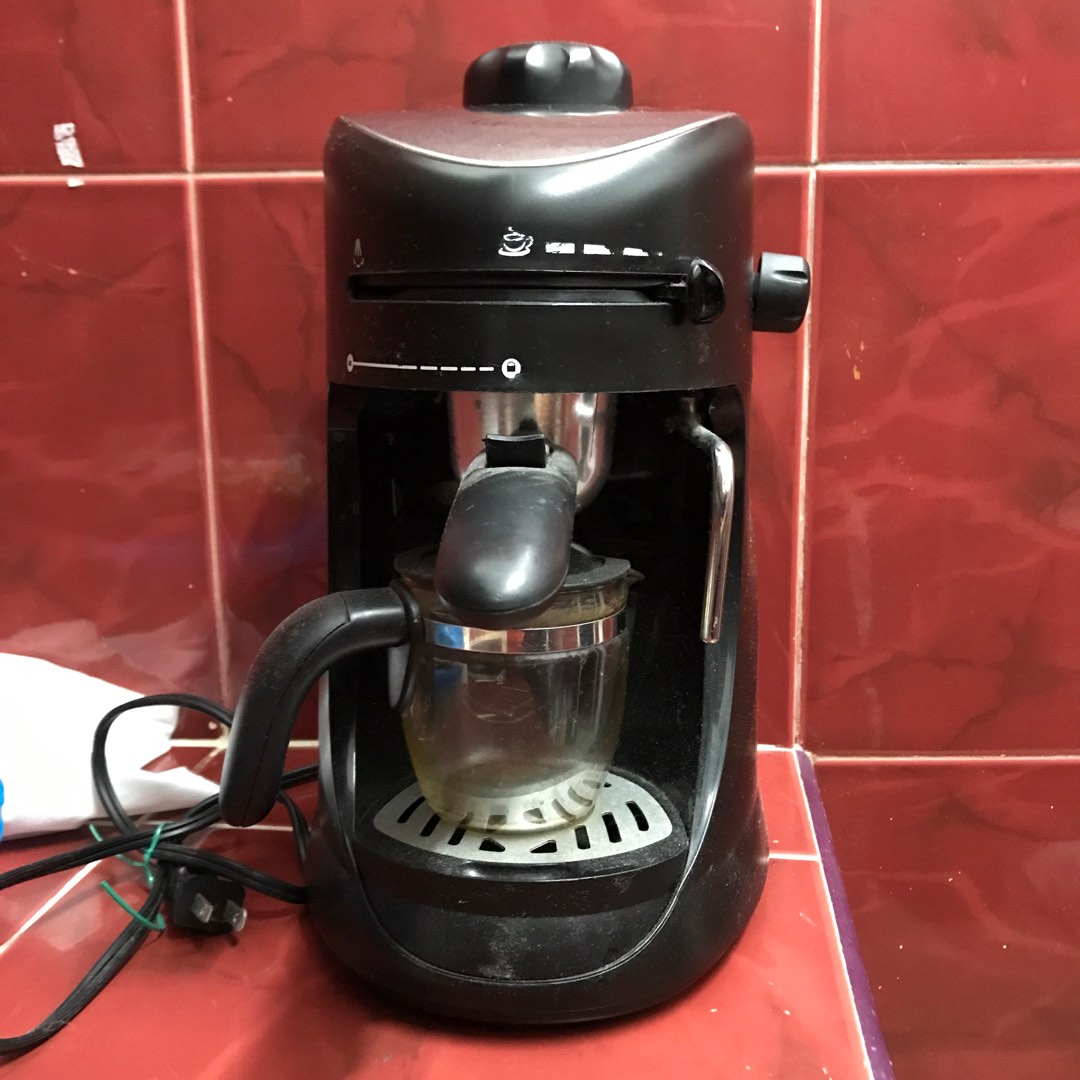 Capresso 4 cup espresso & cappuccino machine black 303.01 top