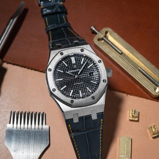 (Category: ) located in . Submitted by nomadwatchworks (Listing ID 1295216404, Image 1). Description: .