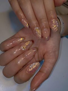 Customized pressed on nails