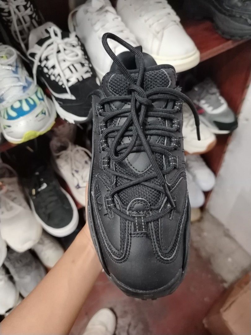 Fila black sneakers Women s Fashion Footwear Sneakers on Carousell