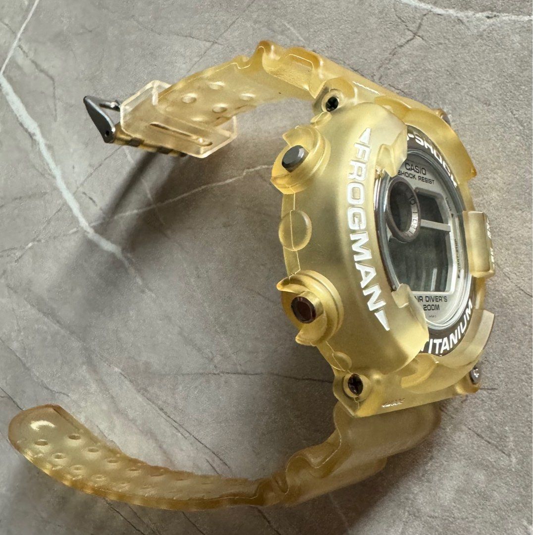 Frogman air diver's 200m clearance