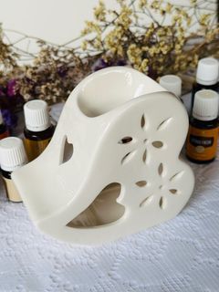 Heart Aromatherapy/ Wax Burner Bundle with essential oils.