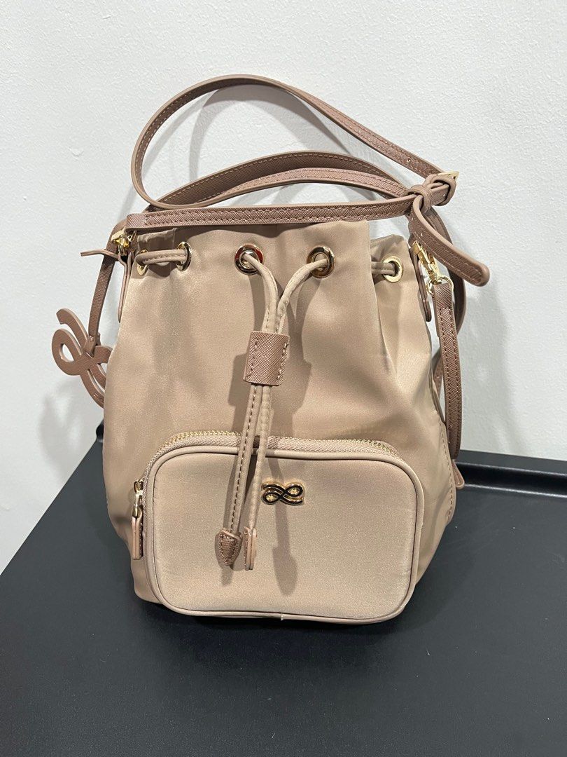 HOLB Bouquet bag Taupe (Category: Cross-body Bags) located in San Juan City. Submitted by aimeeklt (Listing ID 1295318333, Image 1). Description: Brand HOLB Used 3 times only Like new Color Taupe With eco bag.