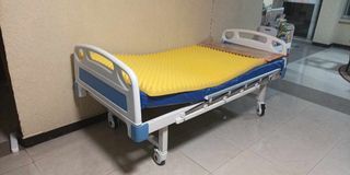 Hospital bed, Medical bed with egg crate mattress