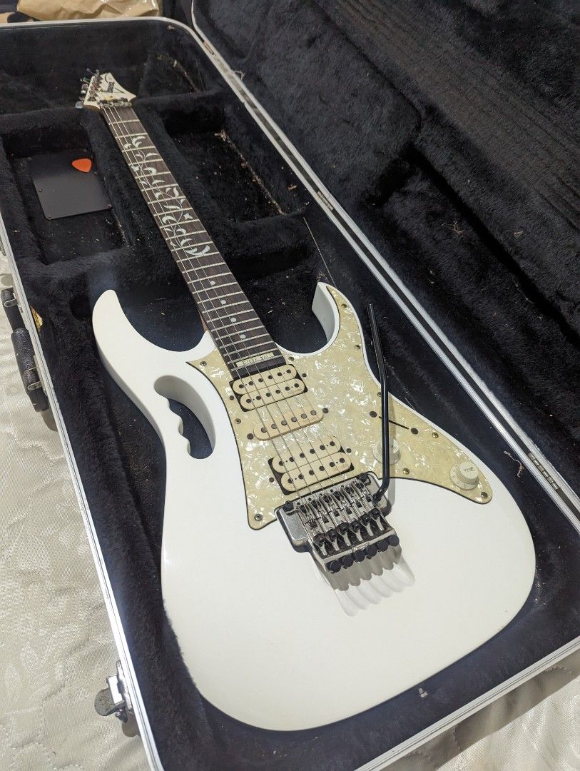IBANEZ JEM 555 WH STEVE VAI SIGNATURE ELECTRIC GUITAR, Hobbies 