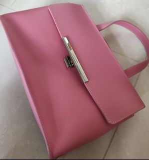 （分類：）位於 。 由 ashstarbl84062 提交（商品編號 1295194113，圖片 1）。簡介： 。