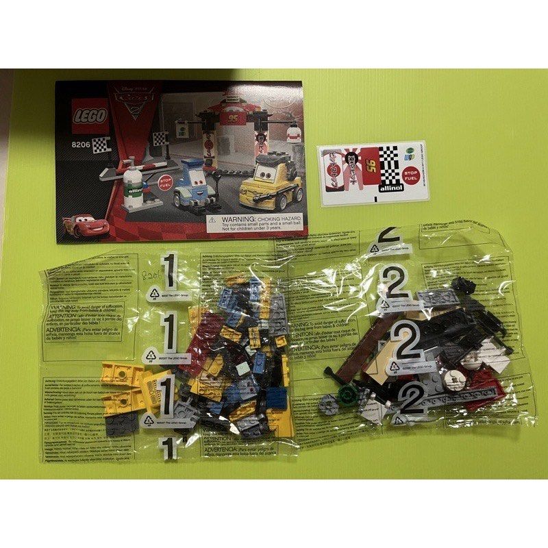 LEGO 8206 Disney Cars 2 Tokyo Pit Stop
