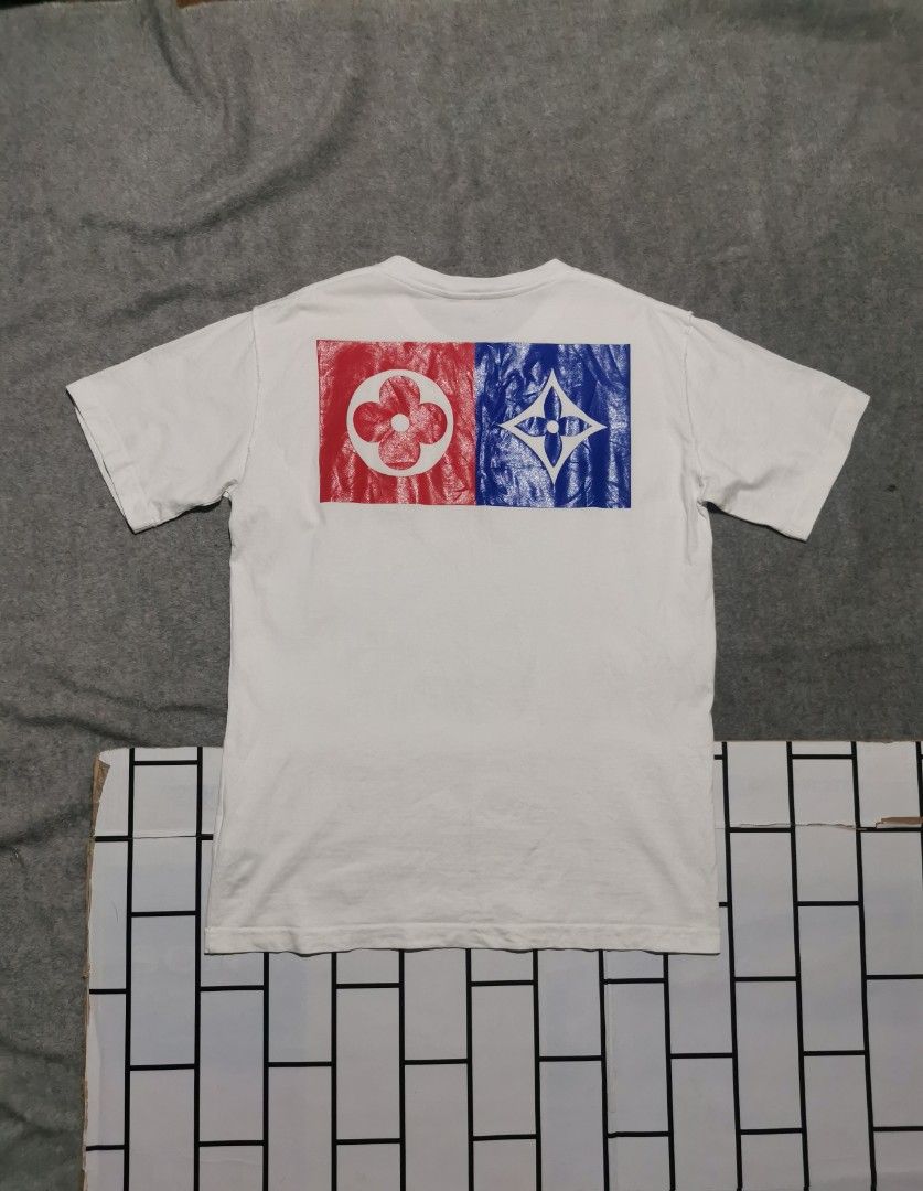 Louis Vuitton tee (Category: Tshirts & Polo Shirts ) located in Lapu Lapu. Submitted by cryptocoryne (Listing ID 1295324945, Image 1). Description: Louis Vuitton tee medium on tag 21x28 excellent condition no issue.