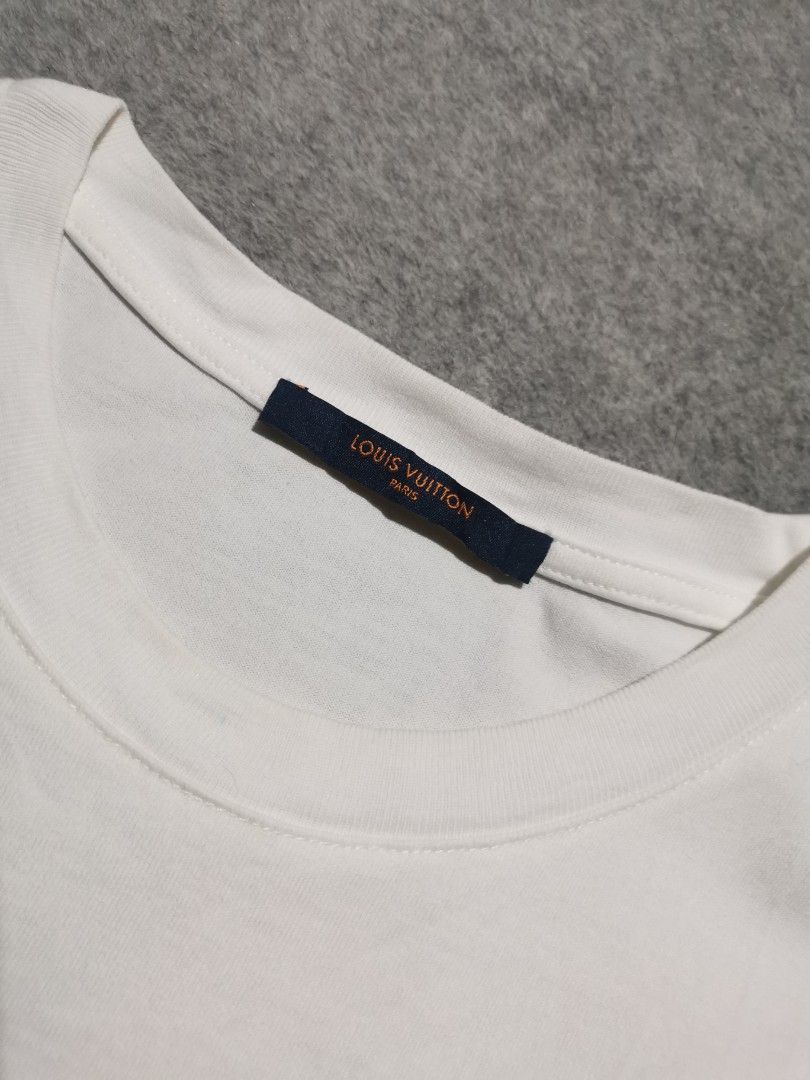 Louis Vuitton tee (Category: Tshirts & Polo Shirts ) located in Lapu Lapu. Submitted by cryptocoryne (Listing ID 1295324945, Image 3). Description: Louis Vuitton tee medium on tag 21x28 excellent condition no issue.