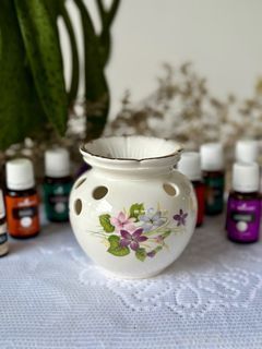 Markay England Aromatherapy/ Wax Burner bundle with essential oils