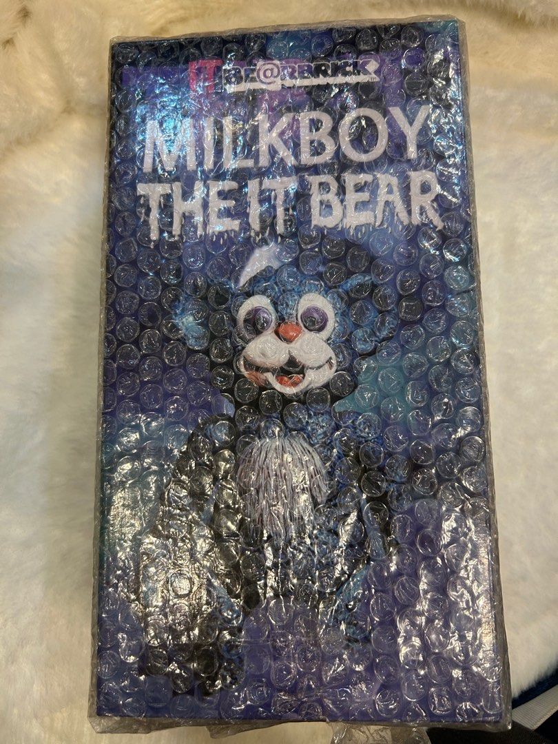 milkboy bearbrick 400%, 興趣及遊戲, 玩具& 遊戲類- Carousell